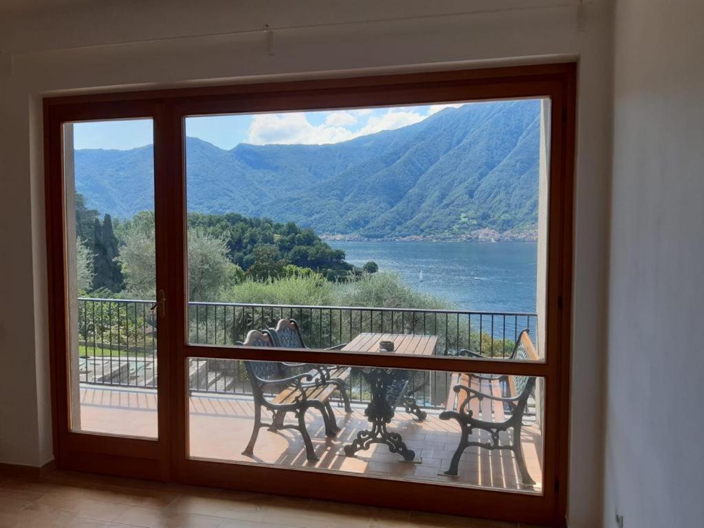 Big Apartment With Lake View And Two Bedrooms 살라코마시나 외부 사진