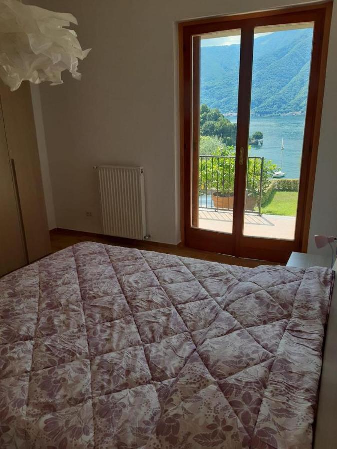 Big Apartment With Lake View And Two Bedrooms 살라코마시나 외부 사진